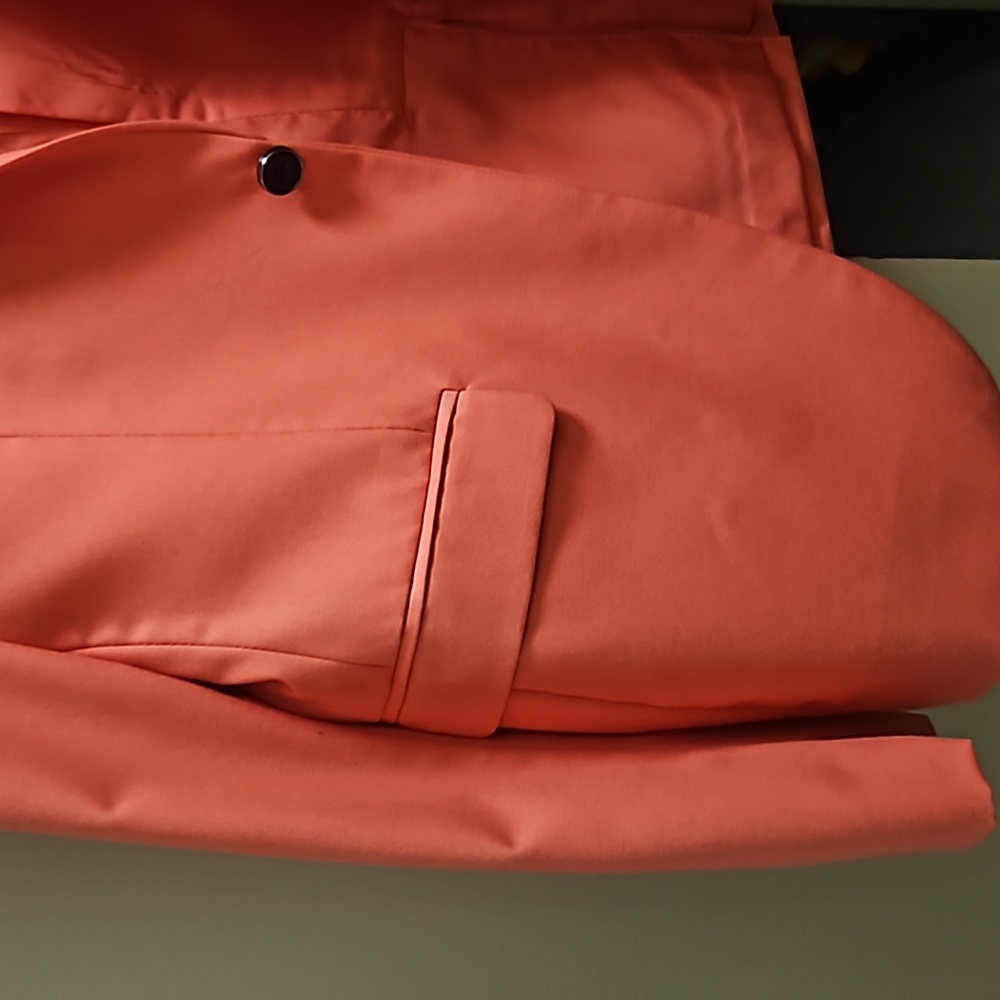 Suit - Picture 5 of 16